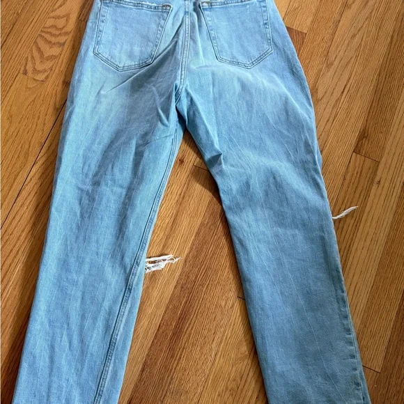 Abercrombie & Fitch Distressed Ankle Straight Ultra High Rise Size 27/4 - Picture 2 of 3